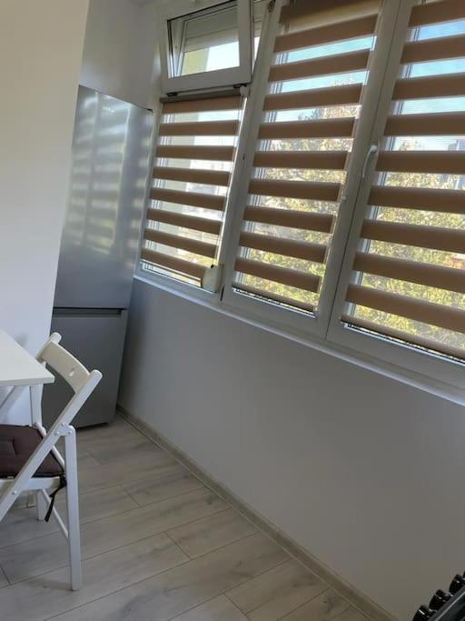 Mav Bucharest Apartment Bagian luar foto