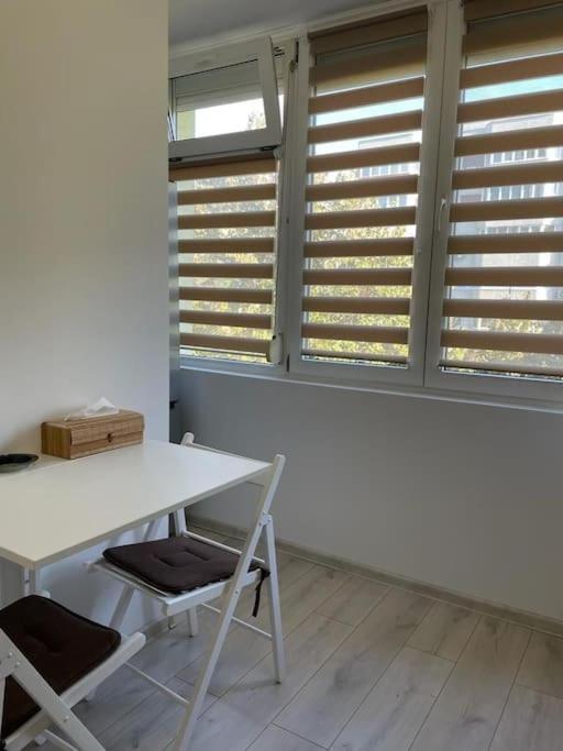 Mav Bucharest Apartment Bagian luar foto