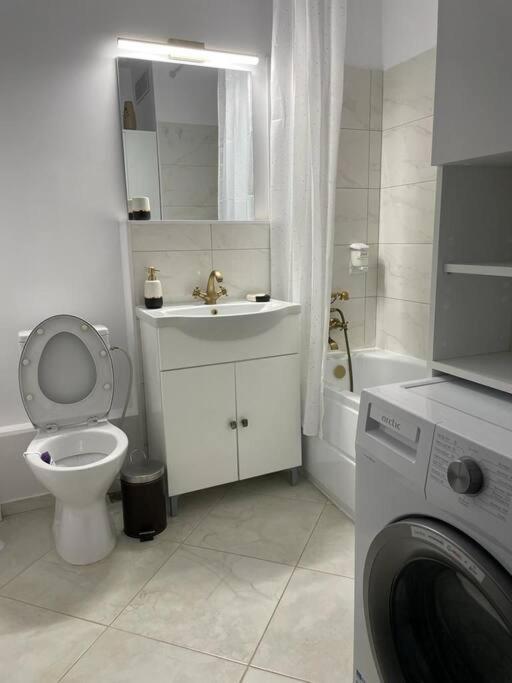Mav Bucharest Apartment Bagian luar foto
