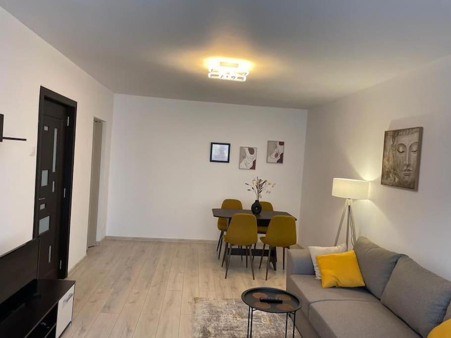 Mav Bucharest Apartment Bagian luar foto