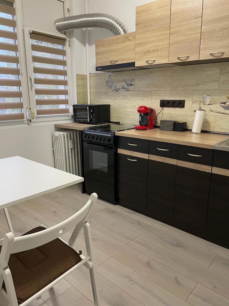 Mav Bucharest Apartment Bagian luar foto