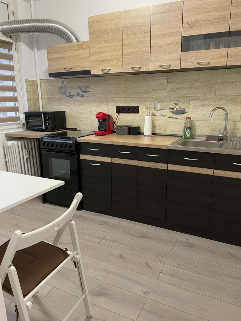 Mav Bucharest Apartment Bagian luar foto